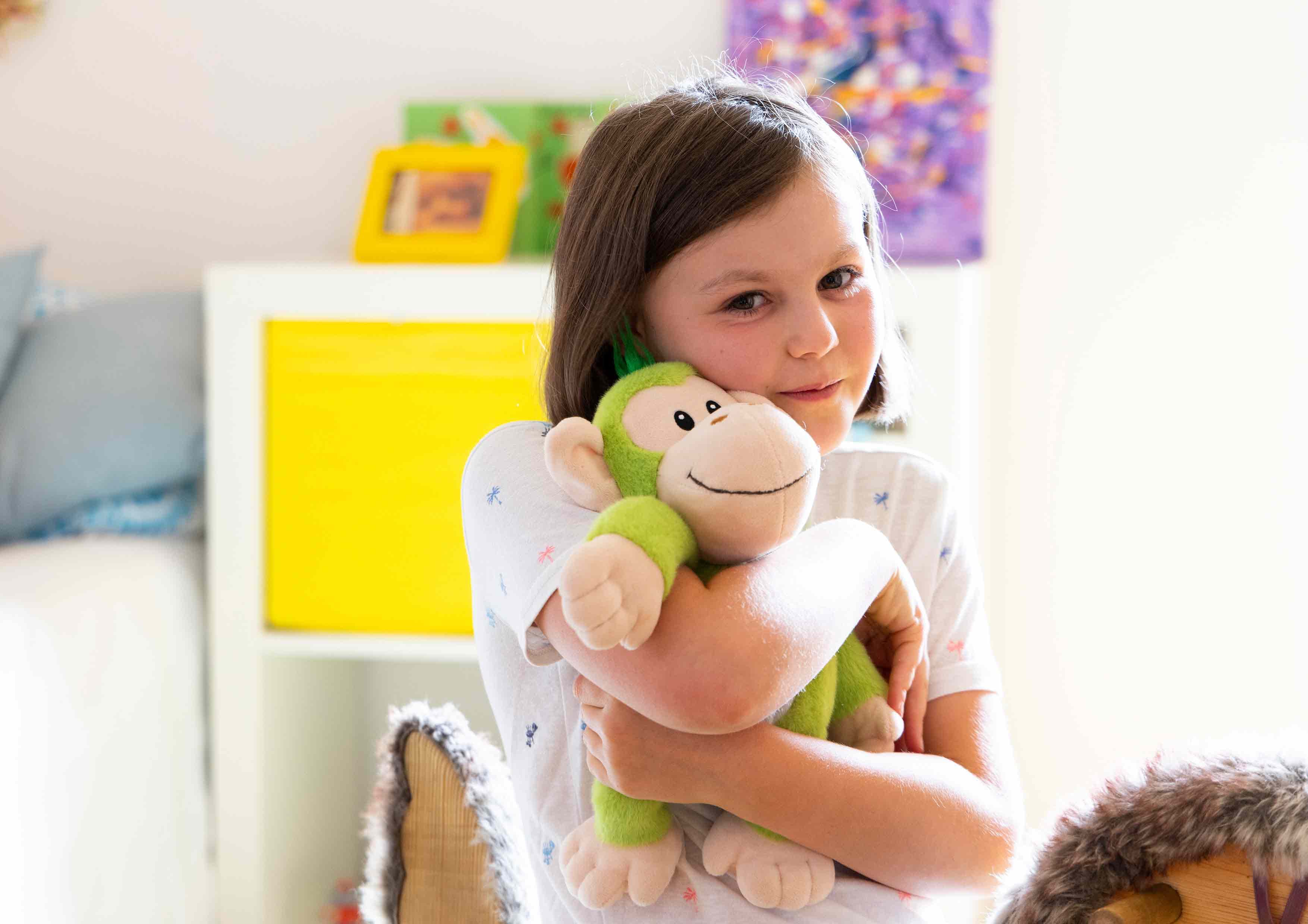 Barn krammer LykkeAben